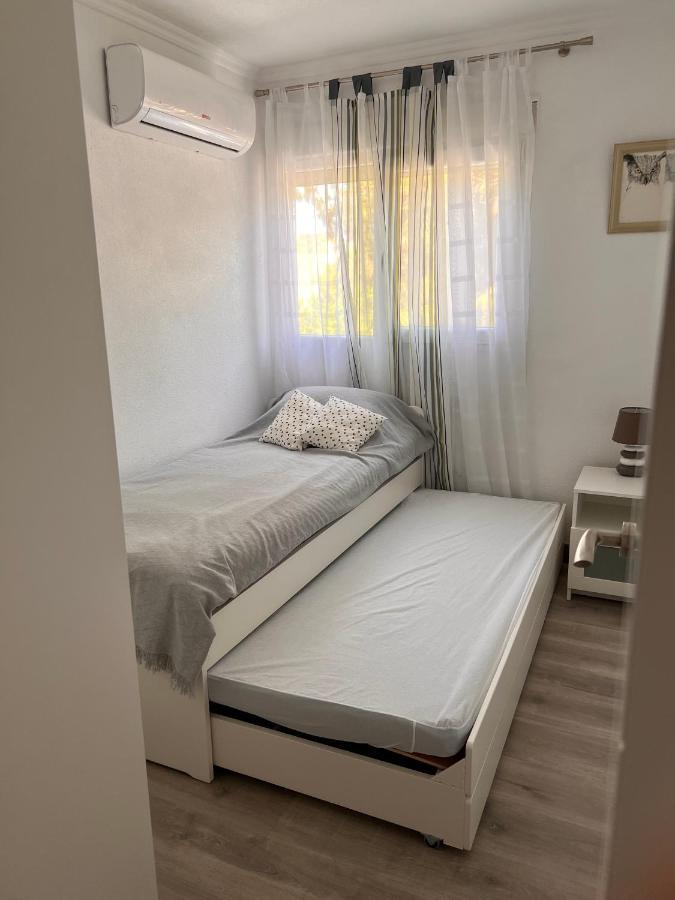 Orihuela Costa 3 Bdr Condo On La Zenia Beach With Patio المظهر الخارجي الصورة